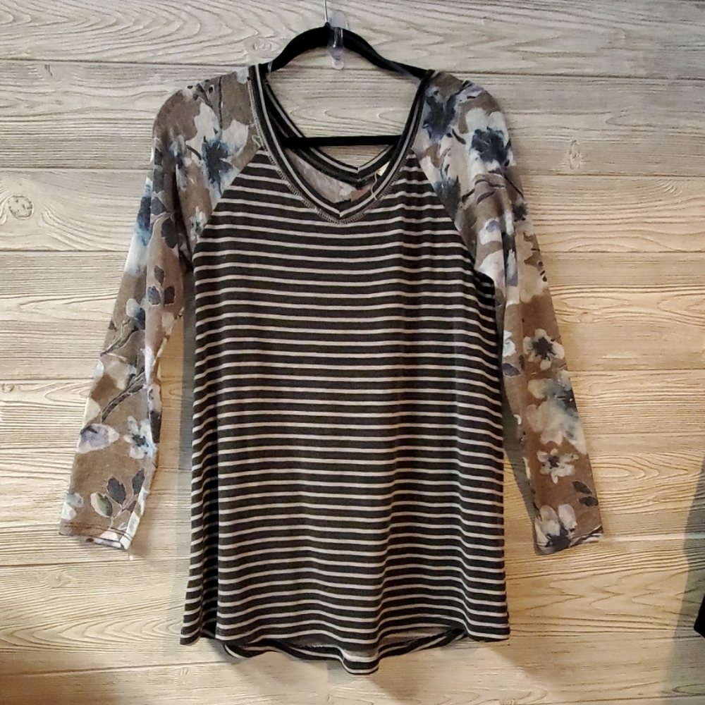 Oddy Knit Top